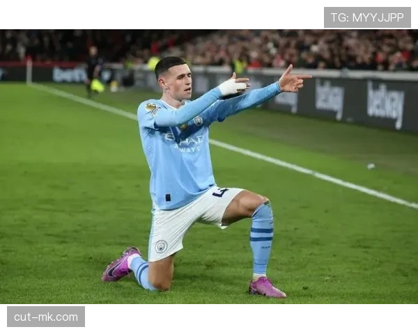 福登在瓜迪奥拉体系中的前场多面手角色解析